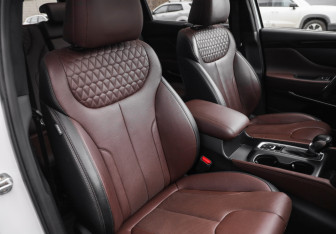 Подержанный автомобиль Hyundai Santa Fe 2019 года (31 фото)