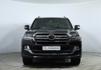 Подержанный автомобиль Toyota Land Cruiser Suv 2019 года (2 фото)