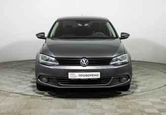 Подержанный автомобиль Volkswagen Jetta Sedan 2012 года (2 фото)