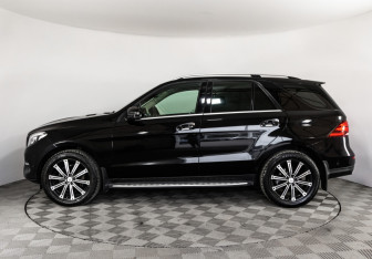Подержанный автомобиль Mercedes-Benz GLE 2016 года (9 фото)
