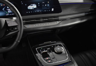 Подержанный автомобиль Exeed LX 2024 года (17 фото)