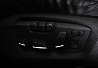 Подержанный автомобиль BMW X6 2015 года (27 фото)