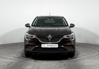 Подержанный автомобиль Renault Arkana 2019 года (2 фото)