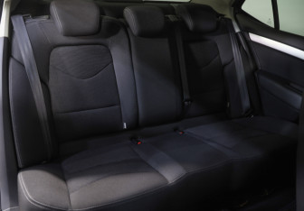 Подержанный автомобиль Citroen C4 Sedan 2013 года (21 фото)