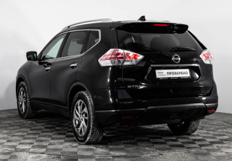 Подержанный автомобиль Nissan X-Trail 2017 года (7 фото)