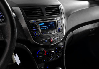 Подержанный автомобиль Hyundai Solaris Hatchback 2016 года (16 фото)