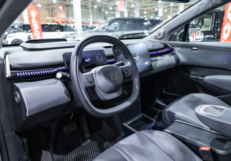 Подержанный автомобиль Zeekr X 2023 года (16 фото)