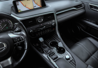 Подержанный автомобиль Lexus RX 2017 года (24 фото)