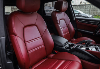 Подержанный автомобиль Porsche Cayenne 2018 года (31 фото)