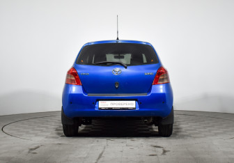 Подержанный автомобиль Toyota Yaris Hatchback 2007 года (6 фото)