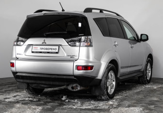 Подержанный автомобиль Mitsubishi Outlander 2011 года (5 фото)