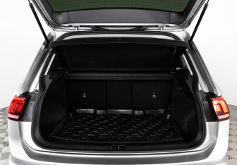 Подержанный автомобиль Volkswagen Tiguan 2021 года (26 фото)