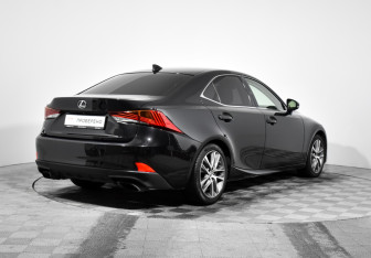 Подержанный автомобиль Lexus IS Sedan 2019 года (5 фото)