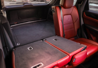 Подержанный автомобиль Porsche Cayenne 2019 года (35 фото)