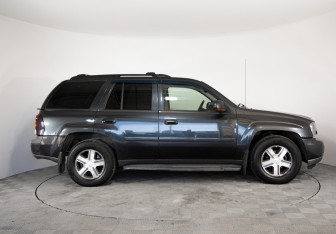 Подержанный автомобиль Chevrolet TrailBlazer 2006 года (4 фото)