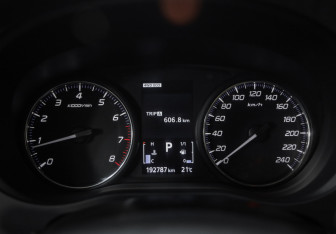 Подержанный автомобиль Mitsubishi Outlander 2020 года (12 фото)