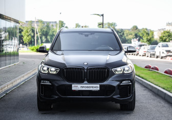 Подержанный автомобиль BMW X5 2019 года (4 фото)