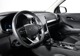 Подержанный автомобиль Hyundai ix35 2022 года (9 фото)
