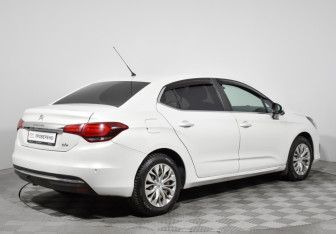 Подержанный автомобиль Citroen C4 Sedan 2016 года (5 фото)