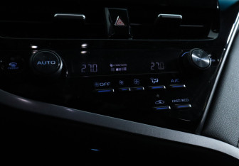 Подержанный автомобиль Toyota Camry Sedan 2021 года (17 фото)