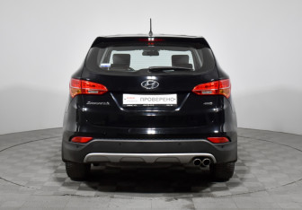 Подержанный автомобиль Hyundai Santa Fe 2015 года (6 фото)