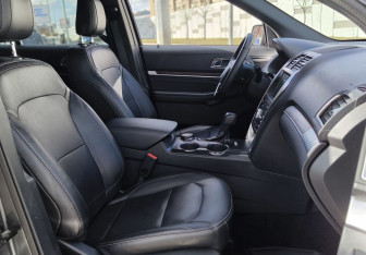 Подержанный автомобиль Ford Explorer 2018 года (15 фото)