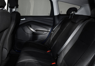 Подержанный автомобиль Ford Kuga 2017 года (12 фото)