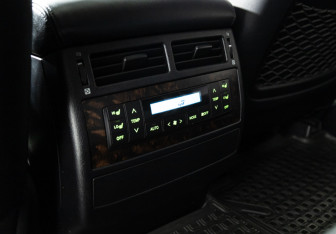 Подержанный автомобиль Toyota Land Cruiser Suv 2011 года (21 фото)