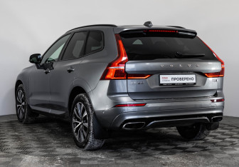 Подержанный автомобиль Volvo XC60 2021 года (9 фото)
