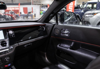 Подержанный автомобиль Rolls-Royce Wraith 2016 года (9 фото)