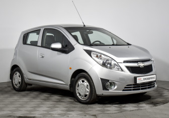 Подержанный автомобиль Chevrolet Spark 2012 года (3 фото)