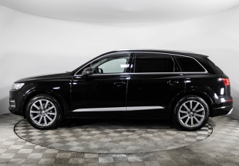 Подержанный автомобиль Audi Q7 2017 года (8 фото)