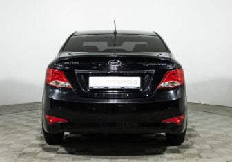 Подержанный автомобиль Hyundai Solaris Sedan 2015 года (6 фото)