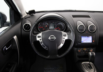 Подержанный автомобиль Nissan Qashqai 2011 года (10 фото)