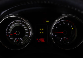 Подержанный автомобиль Mitsubishi Pajero 2014 года (28 фото)