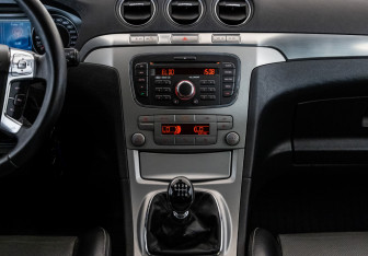 Подержанный автомобиль Ford S-MAX 2008 года (11 фото)