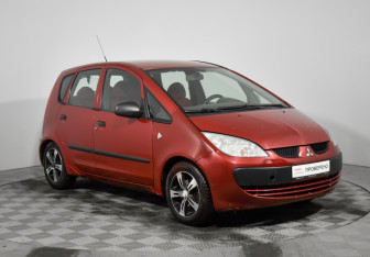 Подержанный автомобиль Mitsubishi Colt Hatchback 2008 года (3 фото)