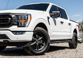 Подержанный автомобиль Ford F-150 2021 года (2 фото)