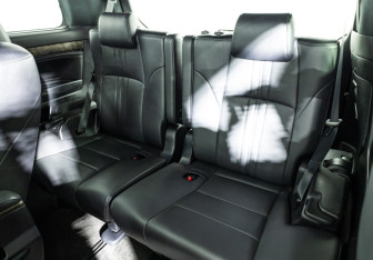 Подержанный автомобиль Toyota Alphard 2019 года (15 фото)