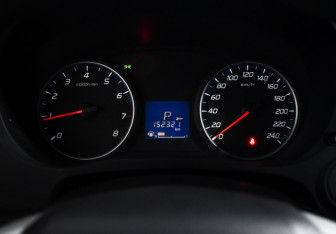 Подержанный автомобиль Mitsubishi Outlander 2014 года (16 фото)