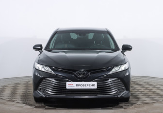 Подержанный автомобиль Toyota Camry Sedan 2018 года (9 фото)