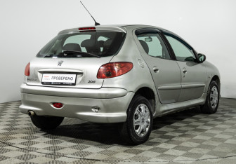 Подержанный автомобиль Peugeot 206 Hatchback 2006 года (5 фото)