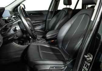 Подержанный автомобиль BMW X1 2021 года (19 фото)