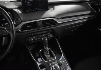Подержанный автомобиль Mazda CX-9 2017 года (23 фото)