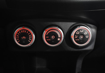 Подержанный автомобиль Peugeot 4007 2008 года (15 фото)
