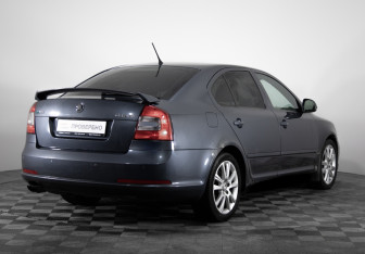 Подержанный автомобиль Skoda Octavia RS Liftback 2011 года (5 фото)