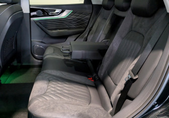 Новый Hongqi HS5 2024 (12 фото)