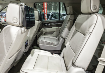 Подержанный автомобиль GMC Yukon 2022 года (13 фото)