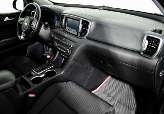 Подержанный автомобиль Kia Sportage 2017 года (13 фото)