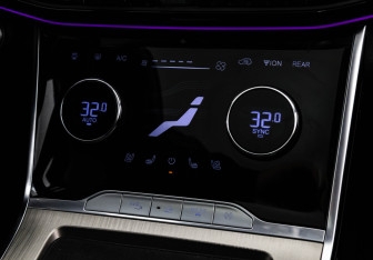 Подержанный автомобиль Exeed VX 2022 года (19 фото)